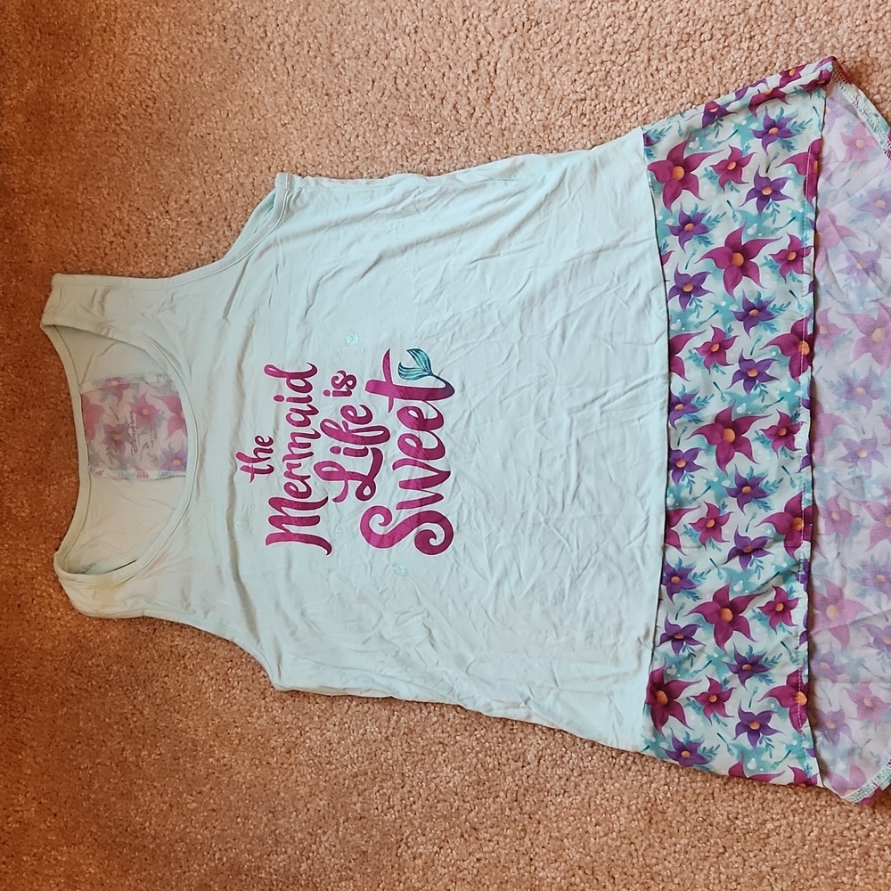 Disney Parks Womens tank top - size medium